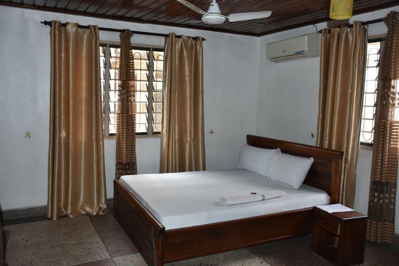 Kituri Royal Annex Bed and Breakfast Dar es Salaam Esterno foto